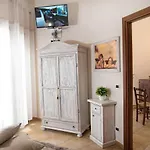 게스트하우스 Bed & Breakfasts Conte Perollo 4*