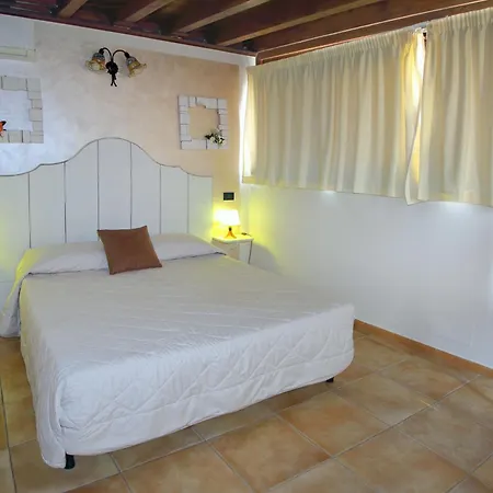 Konukevi Bed & Breakfasts Conte Perollo 4*