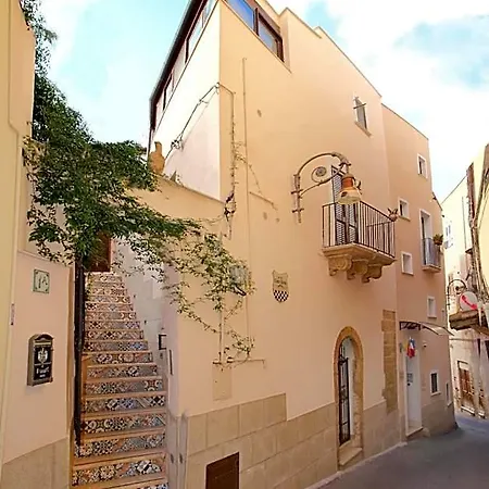 Bed & Breakfasts Conte Perollo ゲストハウス 4*
