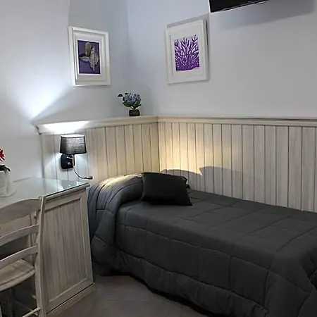 Bed & Breakfasts Conte Perollo ゲストハウス 4*