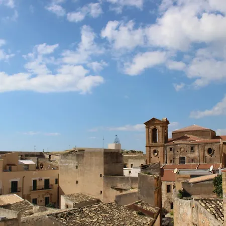 Bed & Breakfasts Conte Perollo بيت ضيافة 4*