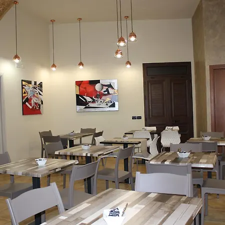 Bed & Breakfasts Conte Perollo شاكا